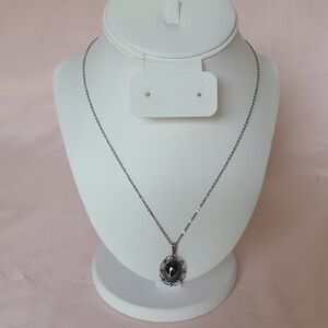 Sorrento Sterling Hematite Cabochon Filigree Flower Pendant Necklace Grounding